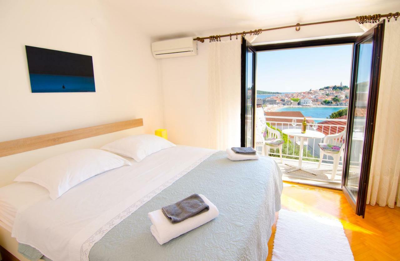 Apartmani Piculo Примоштен Екстер'єр фото