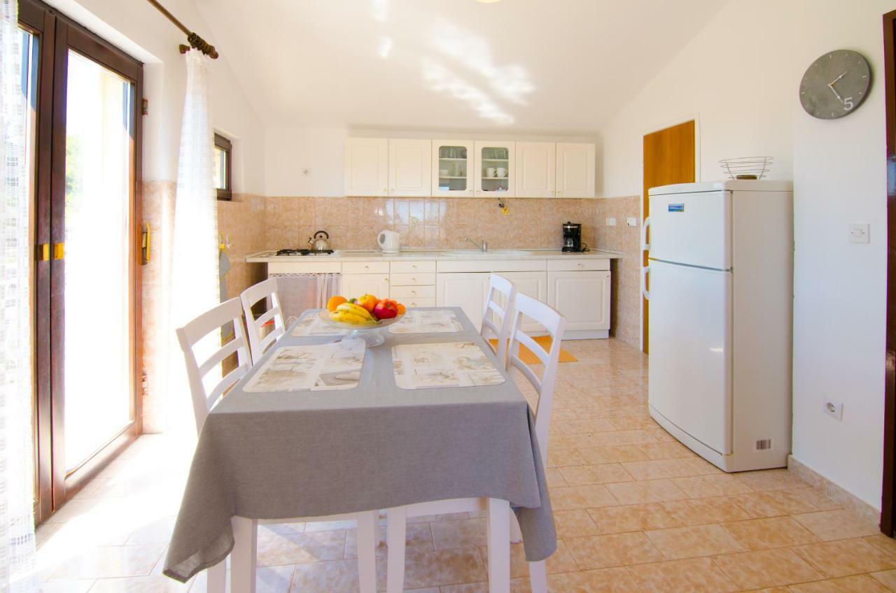 Apartmani Piculo Примоштен Екстер'єр фото