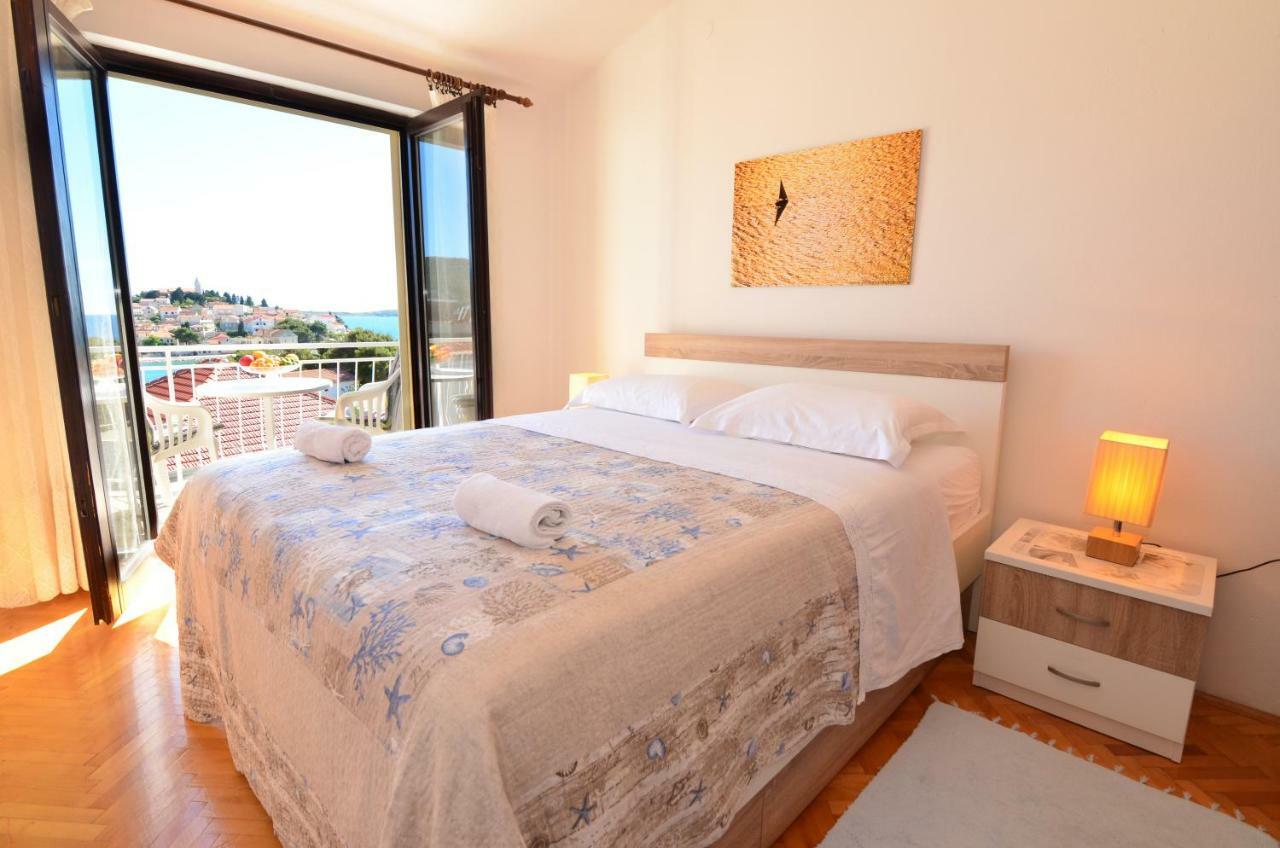 Apartmani Piculo Примоштен Екстер'єр фото