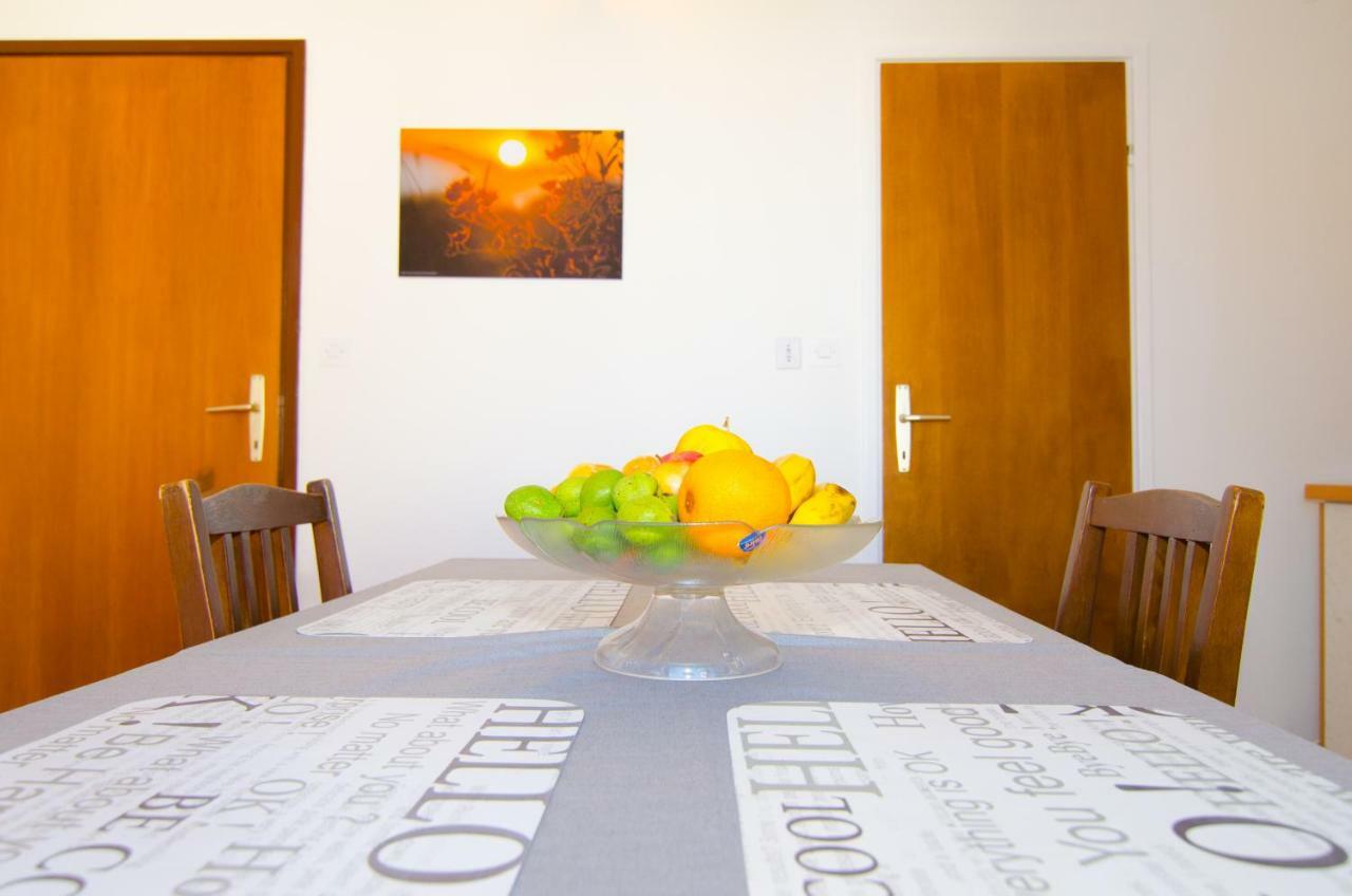 Apartmani Piculo Примоштен Екстер'єр фото