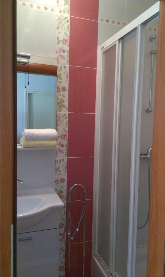 Apartmani Piculo Примоштен Екстер'єр фото
